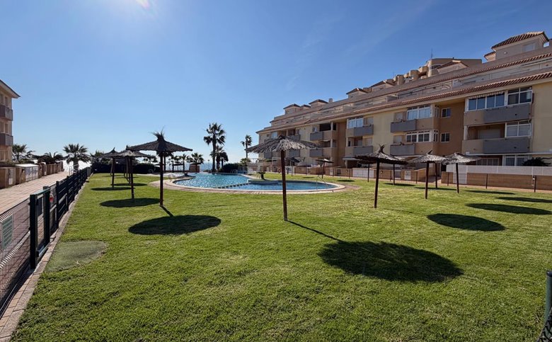 JARDINES DEL MAR BLOQUE 3, ESC. 1, BAJO D  - REF 1478 